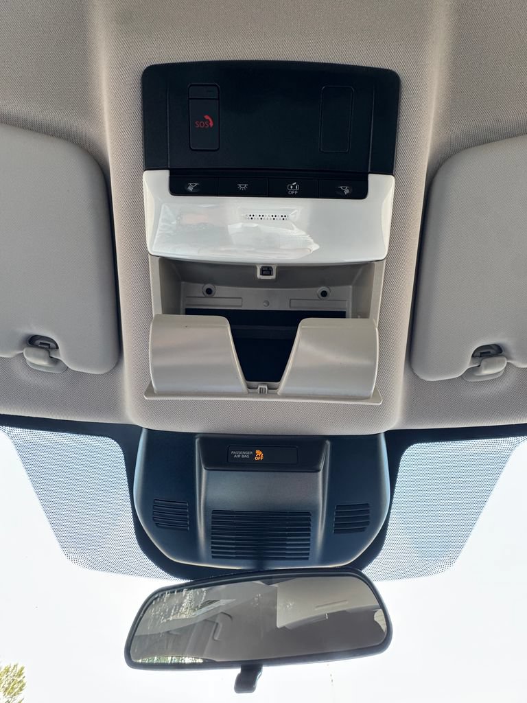 Used 2025 Nissan Rogue SV FWD image 23