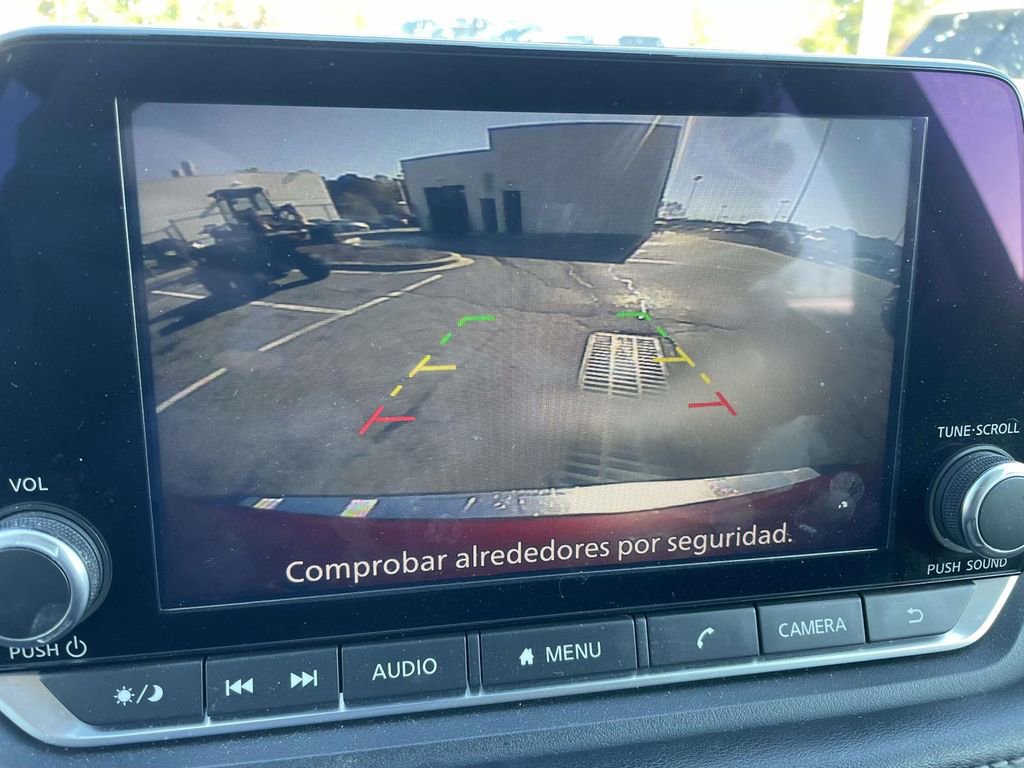 Used 2022 Nissan Rogue SV image 29