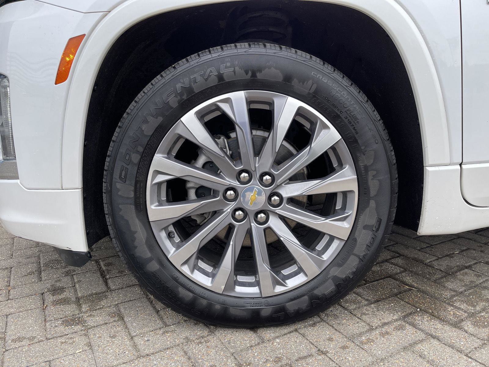 Used 2023 Chevrolet Traverse Premier w/ LPO, Floor Liner Package AWD/4WD image 10