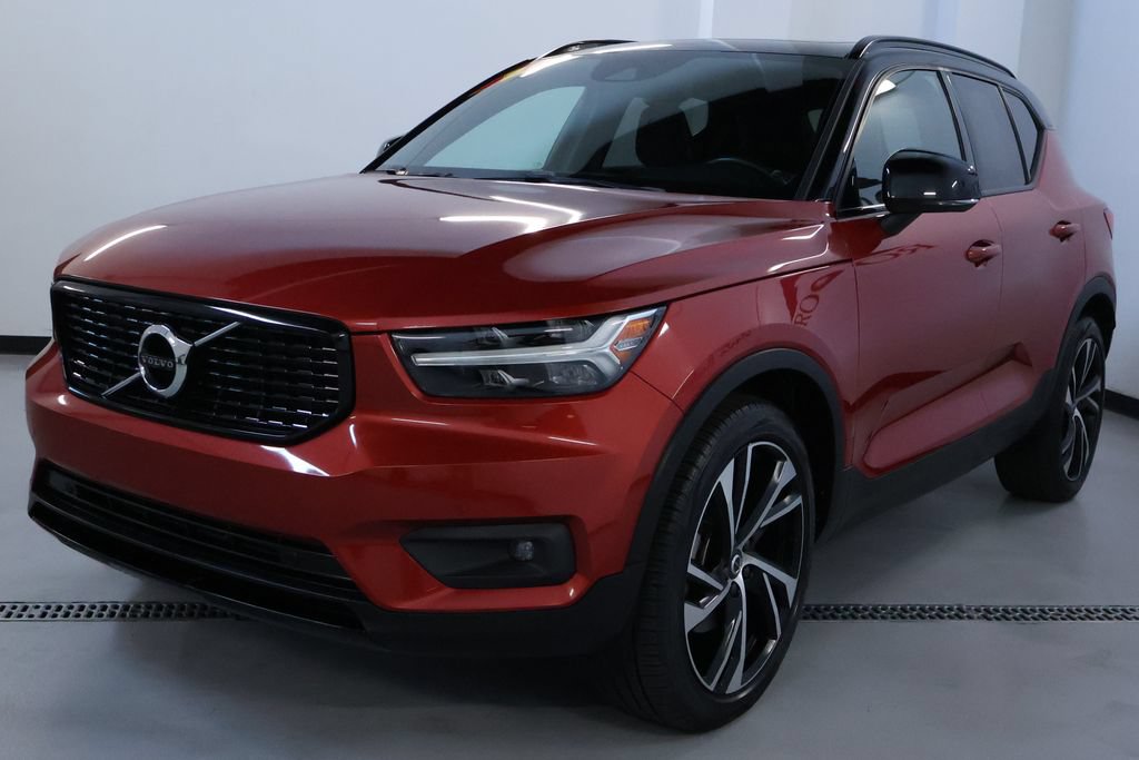 Used 2020 Volvo XC40 T5 R-Design AWD/4WD image 3