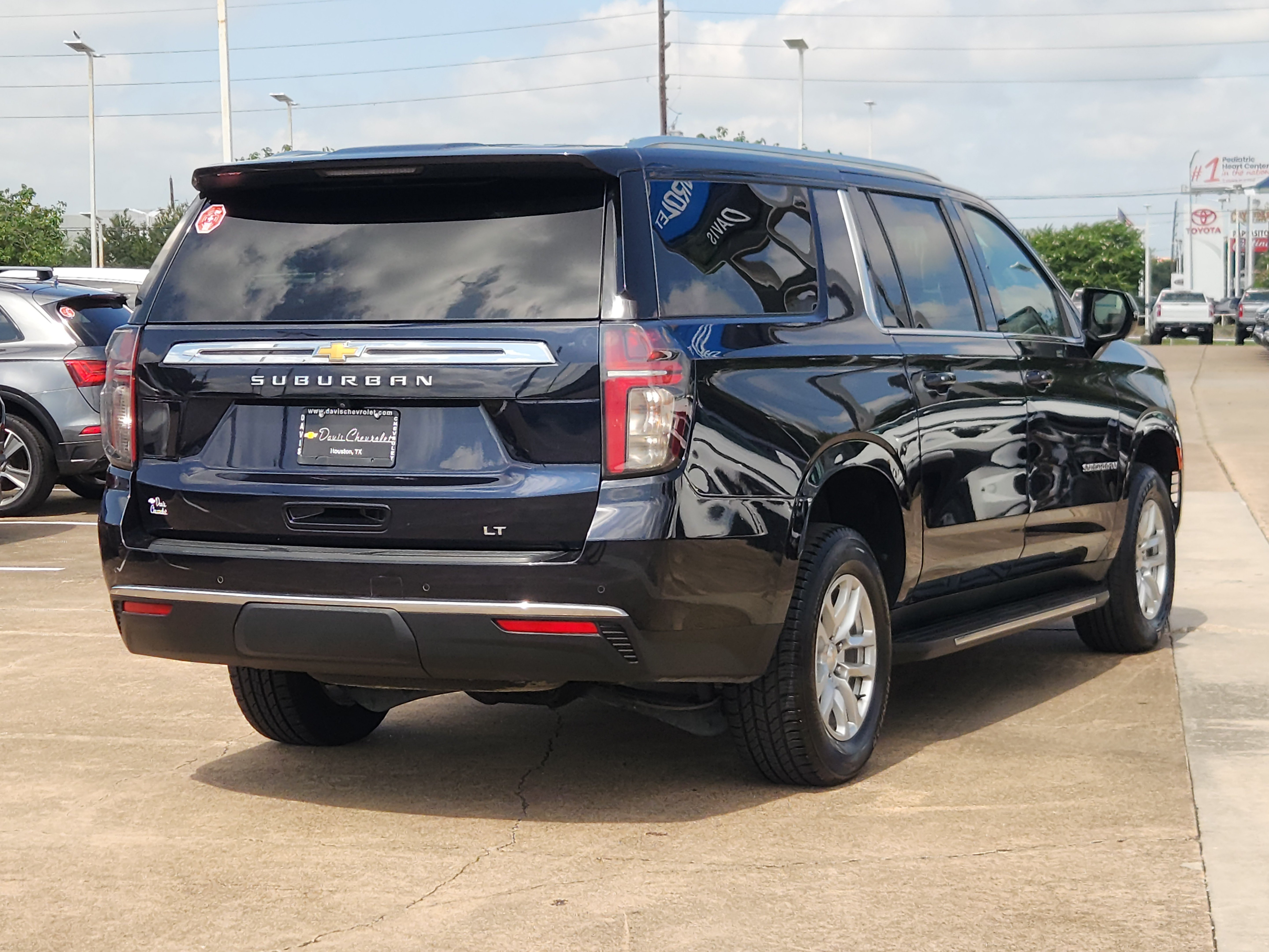 Certified 2024 Chevrolet Suburban LT AWD/4WD image 6