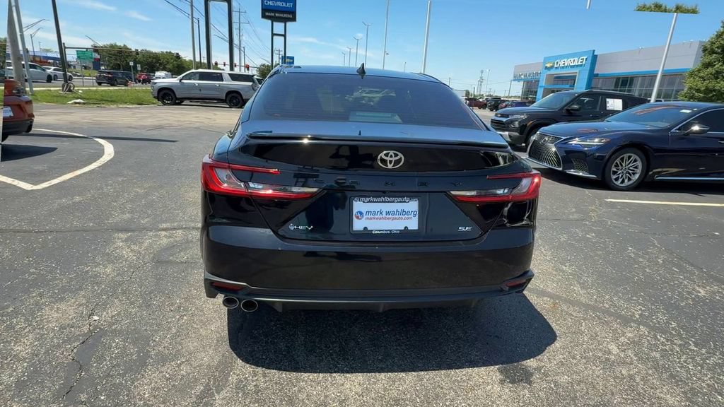 Used 2025 Toyota Camry SE w/ Convenience Package FWD image 7