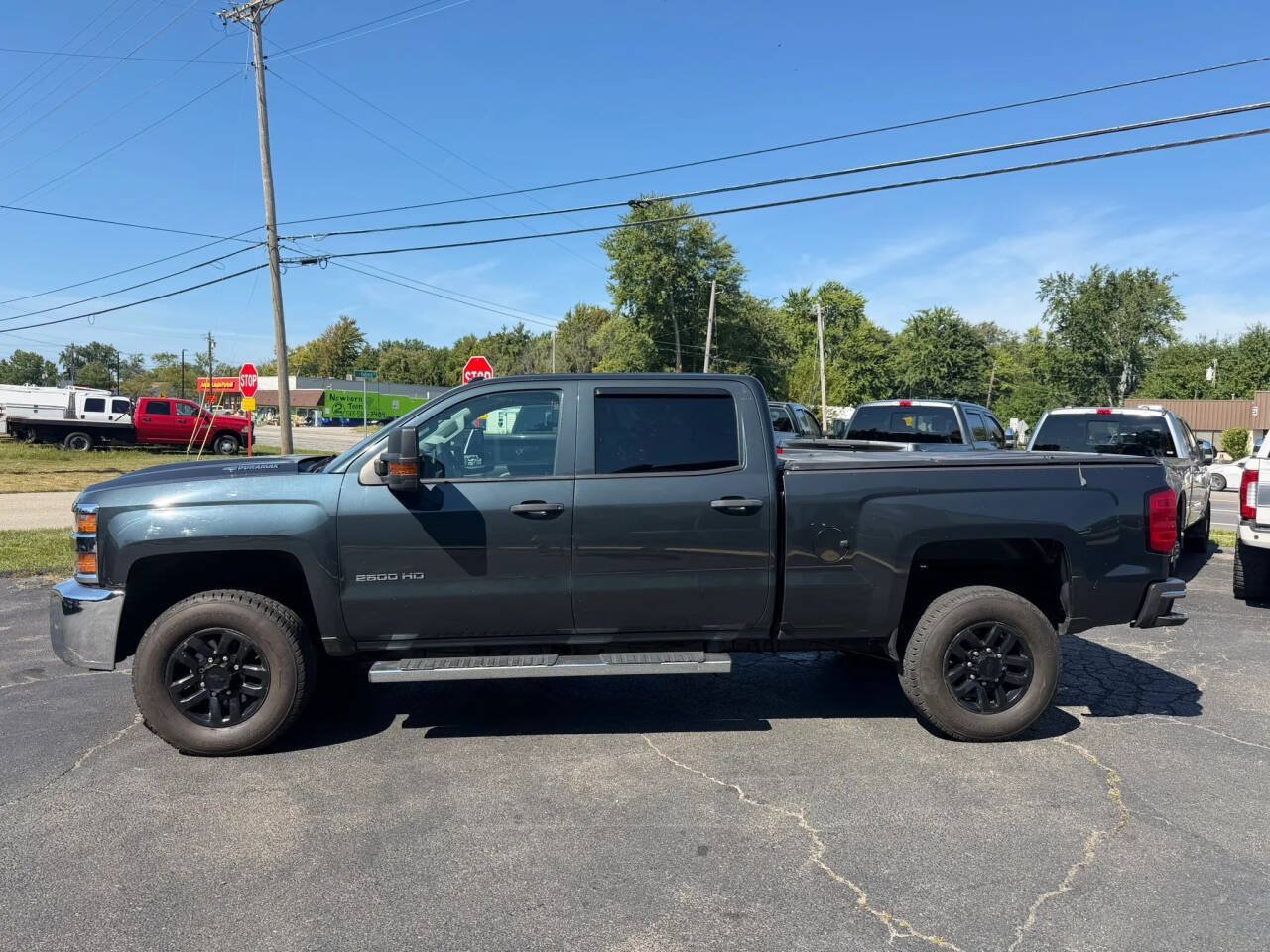 Used 2019 Chevrolet Silverado 2500 W/T AWD/4WD image 2