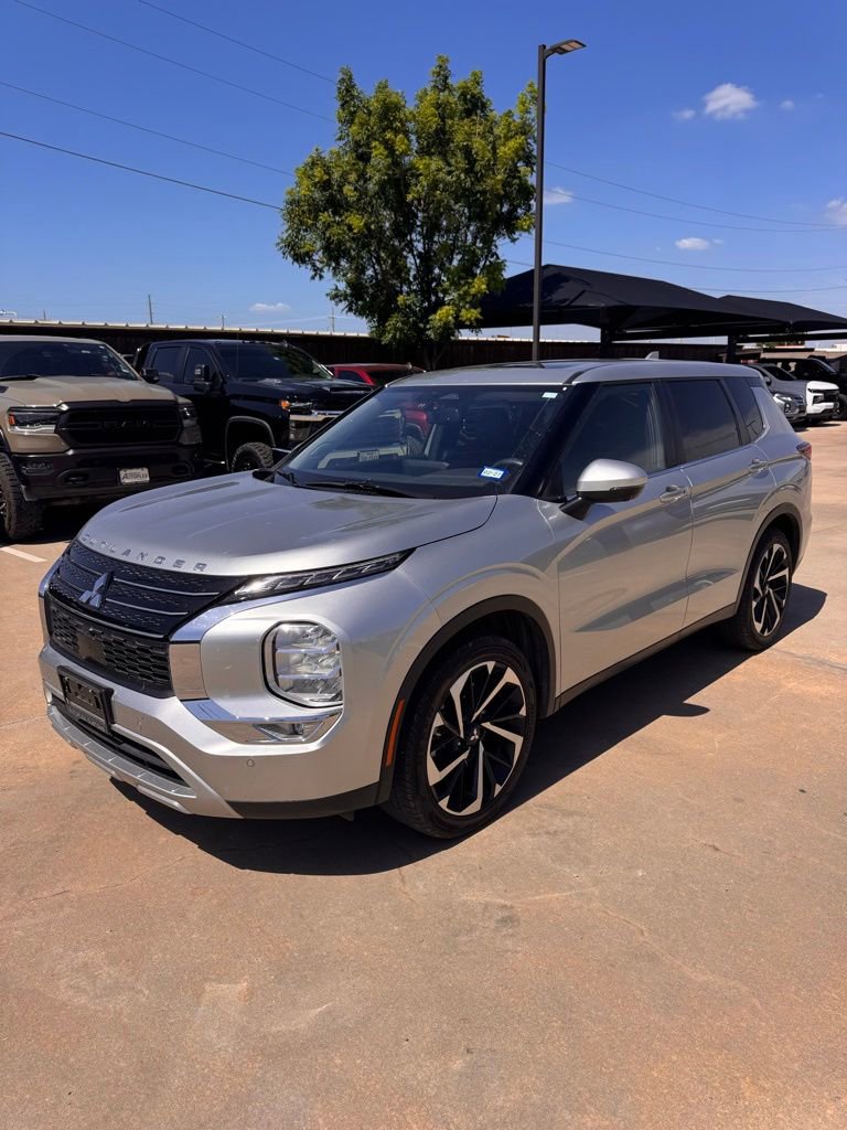 Used 2024 Mitsubishi Outlander SE FWD image 3
