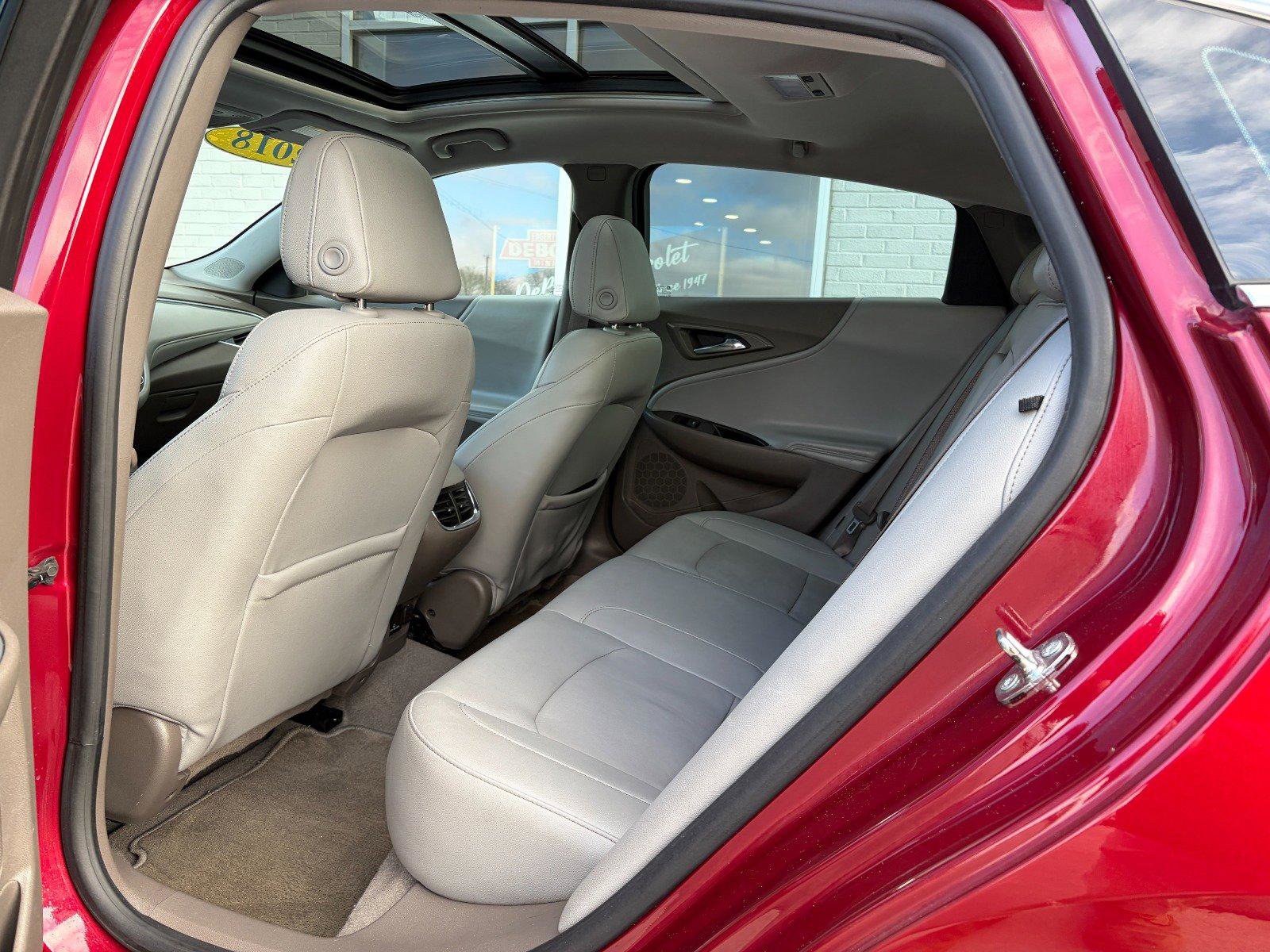 Used 2018 Chevrolet Malibu LT w/ Leather Package image 18