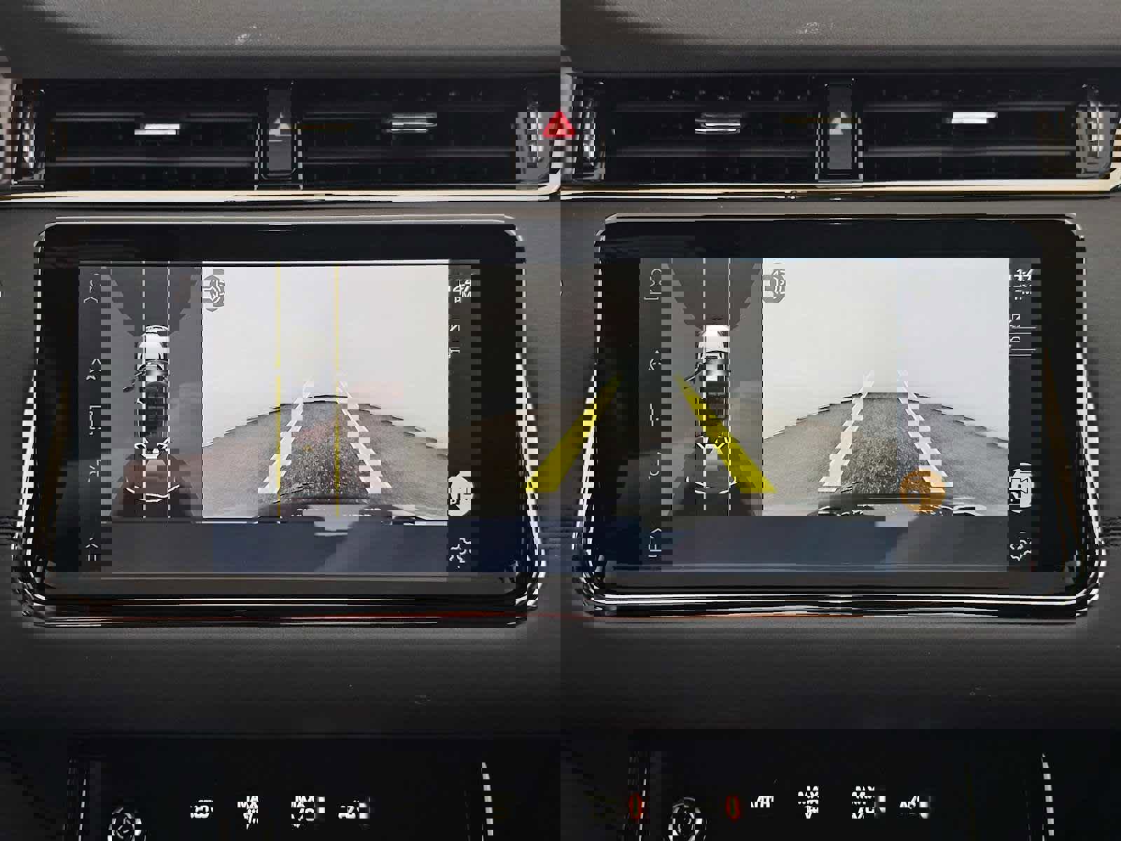 Used 2023 Land Rover Range Rover Evoque R-Dynamic SE image 37