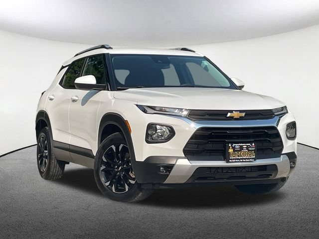 Used 2023 Chevrolet TrailBlazer LT w/ Convenience Package FWD image 2