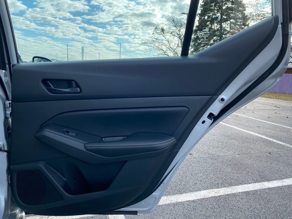 Used 2024 Nissan Altima 2.5 SV image 13