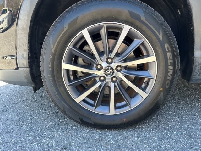 Used 2017 Toyota Highlander XLE image 30