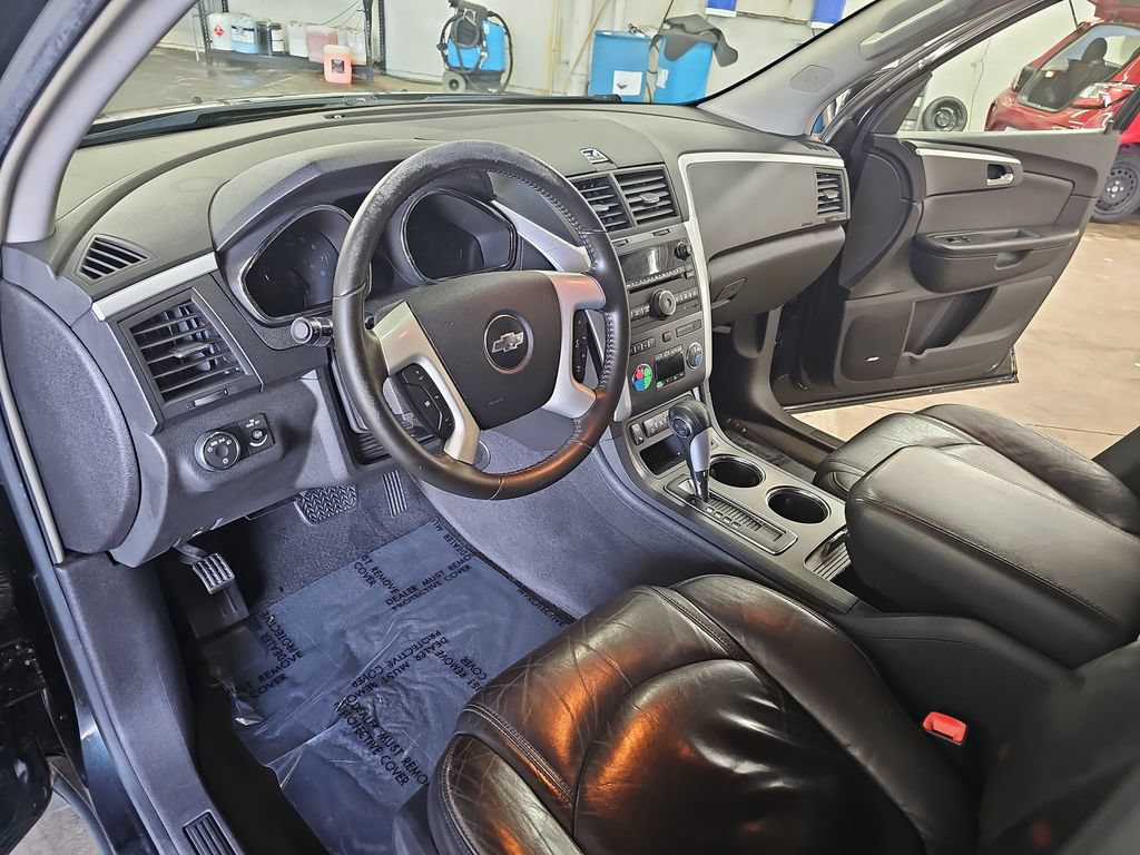 Used 2009 Chevrolet Traverse LT FWD image 17