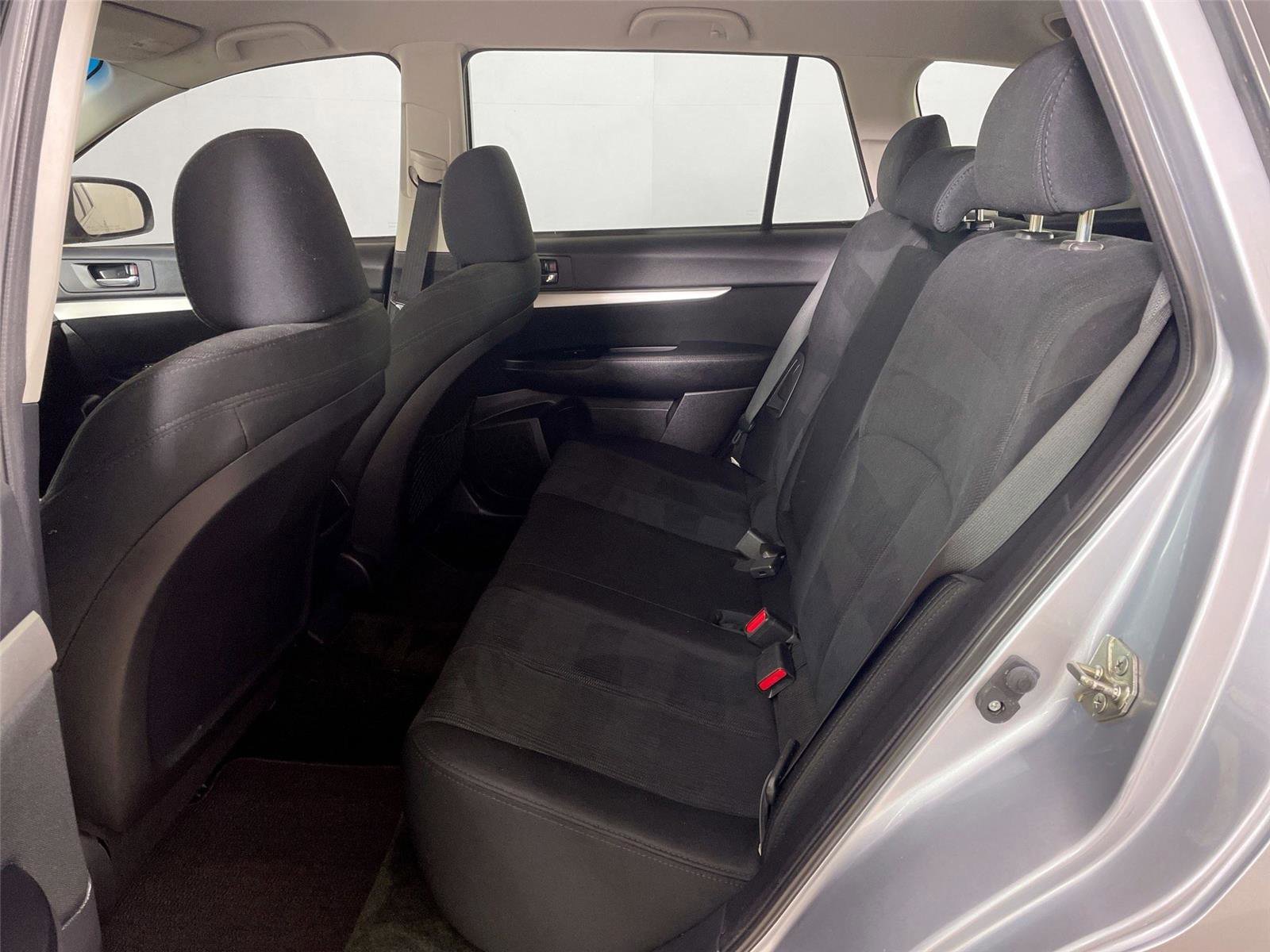 Used 2013 Subaru Outback 2.5i Premium w/ All-Weather Pkg image 10