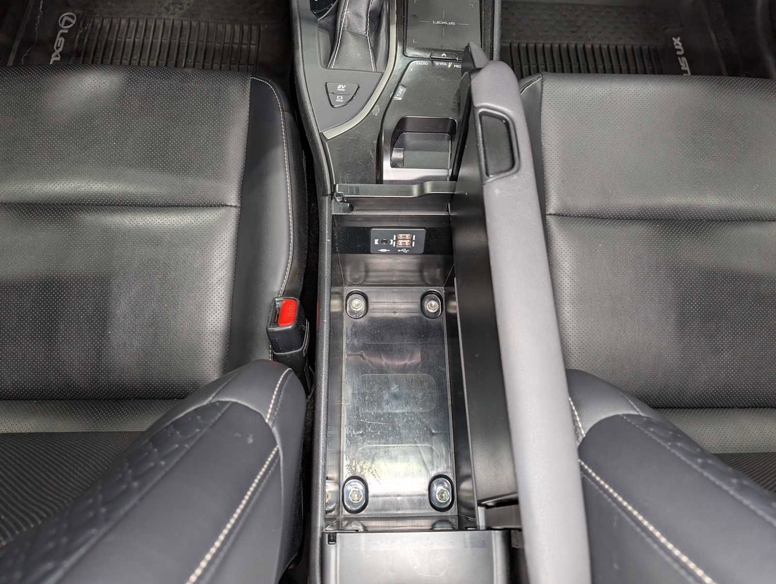 Used 2020 Lexus UX 250h w/ Premium Package image 20