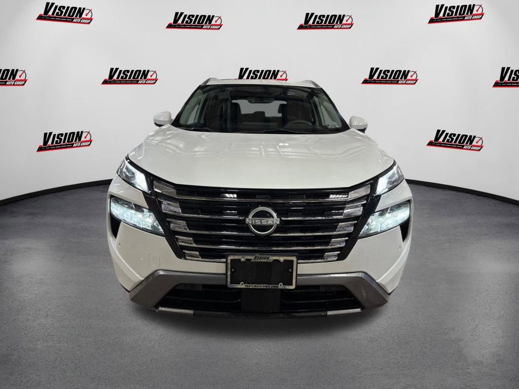 Used 2024 Nissan Rogue SL w/ SL Premium Package image 2