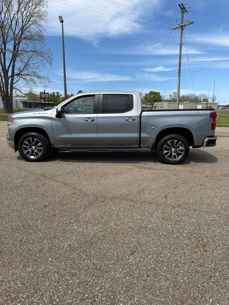 Used 2024 Chevrolet Silverado 1500 LT AWD/4WD image 8
