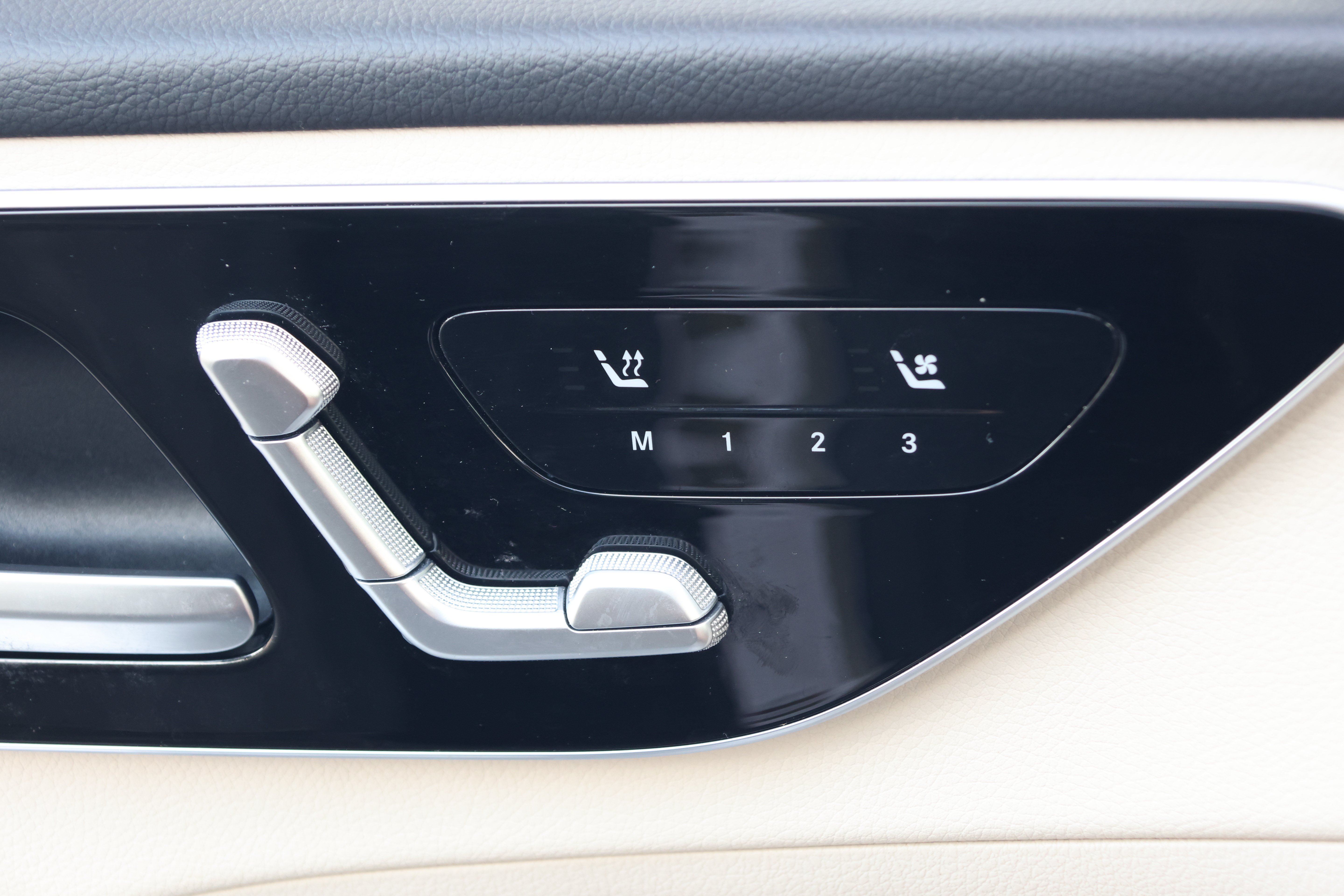 Used 2023 Mercedes-Benz C 300 Sedan image 13