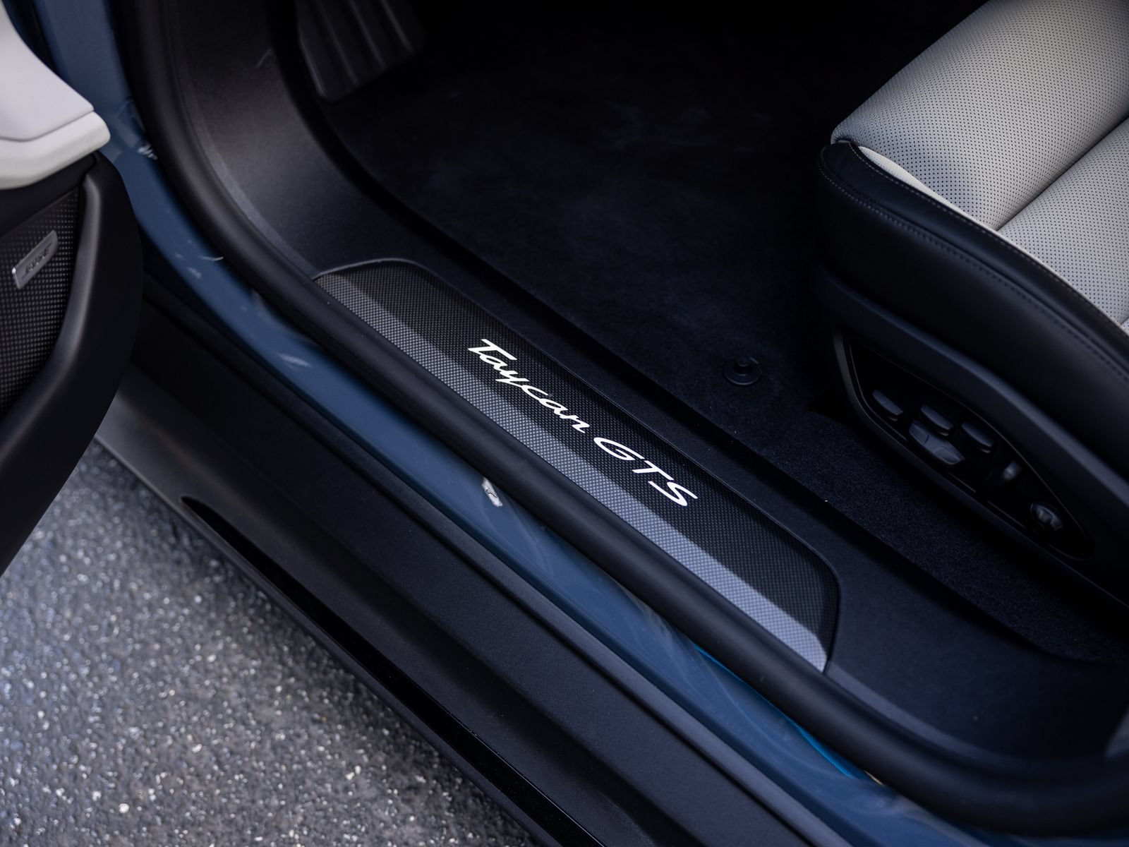 New 2026 Porsche Taycan GTS AWD/4WD image 45