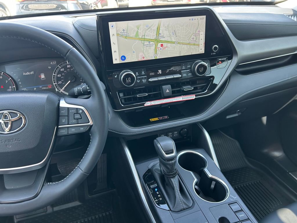 Certified 2025 Toyota Highlander XLE FWD image 20