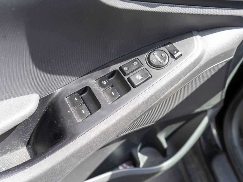 Used 2017 Hyundai Ioniq SEL FWD image 25