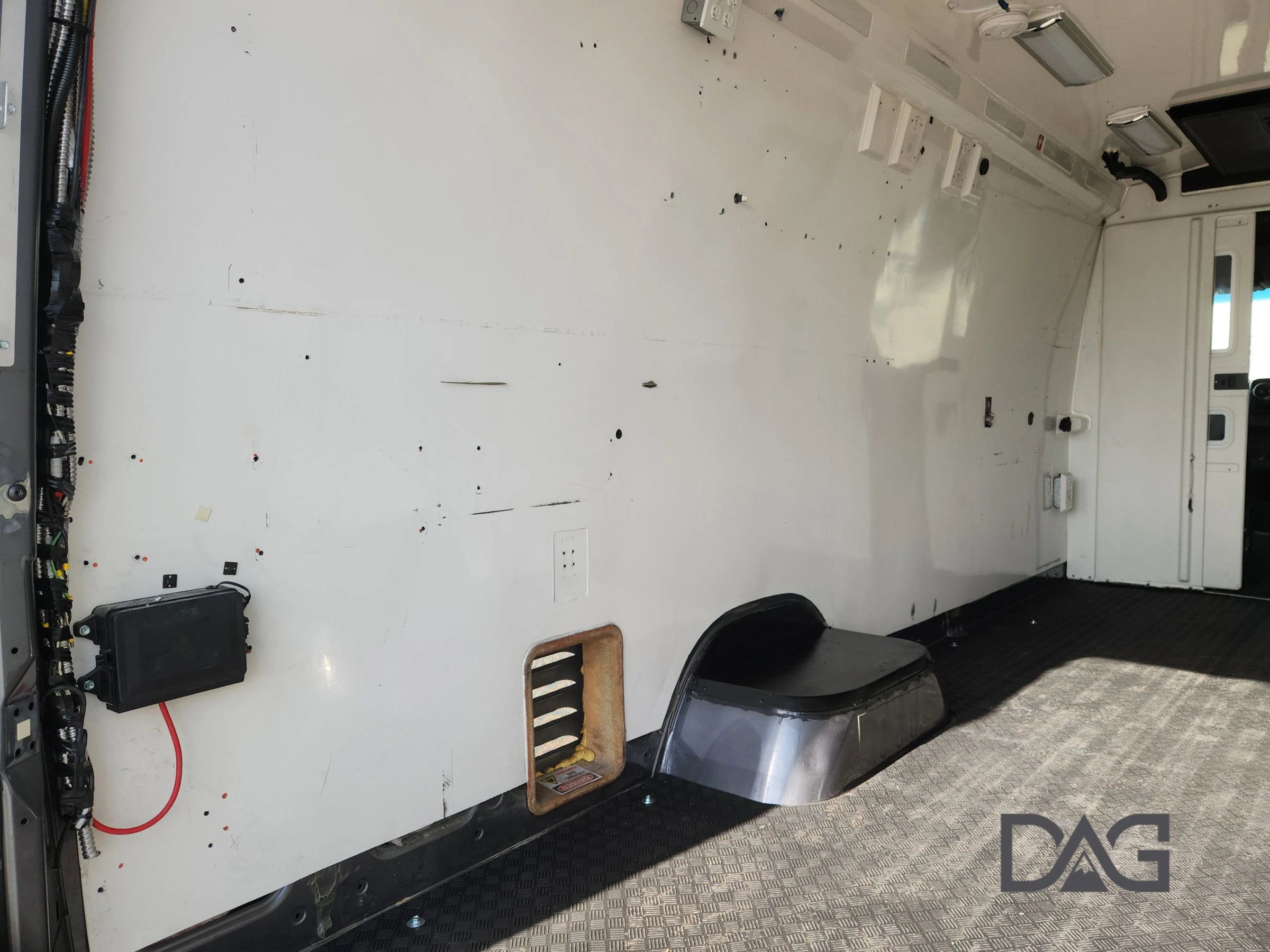 Used 2022 Mercedes-Benz Sprinter 4500 w/ Parking Package image 16