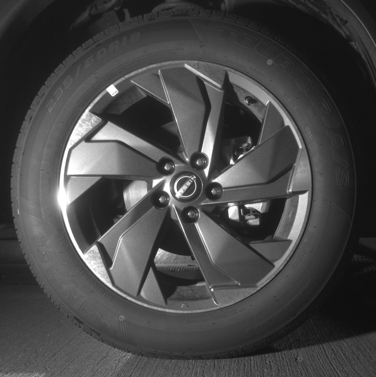 Used 2025 Nissan Rogue SV image 13