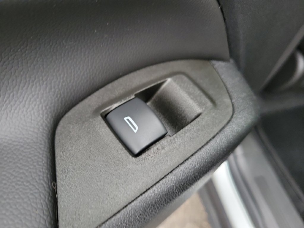 Used 2022 Chevrolet Equinox LT FWD image 21
