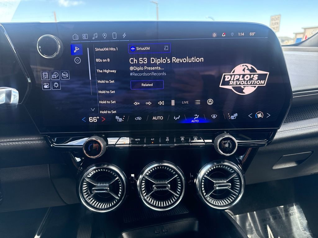 Used 2024 Chevrolet Blazer EV LT image 18