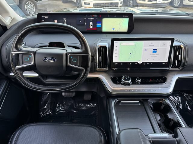 Used 2025 Ford Expedition Max Platinum w/ Driver's Package AWD/4WD image 12