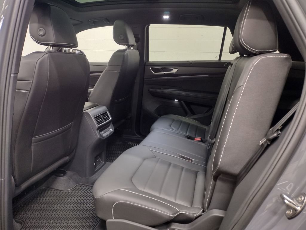 New 2026 Volkswagen Atlas Cross Sport SEL R-Line image 26