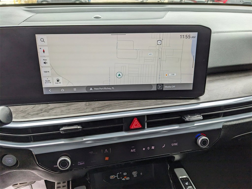 Certified 2024 Kia Sorento SX image 25