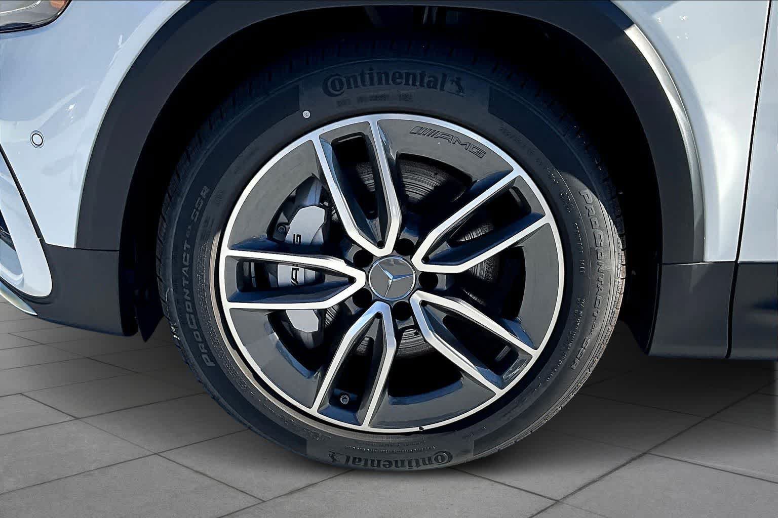 Used 2025 Mercedes-Benz GLB 35 AMG 4MATIC image 11