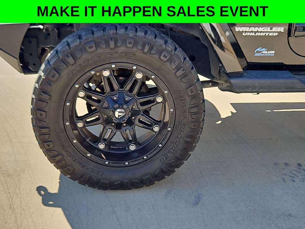 Used 2015 Jeep Wrangler Unlimited Sahara w/ Dual Top Group AWD/4WD image 12