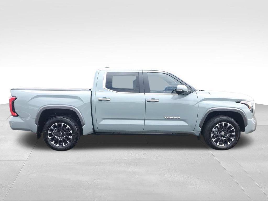 Used 2025 Toyota Tundra Limited AWD/4WD image 11