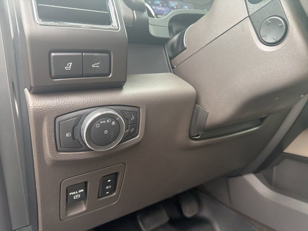 Used 2020 Ford Expedition Limited image 20