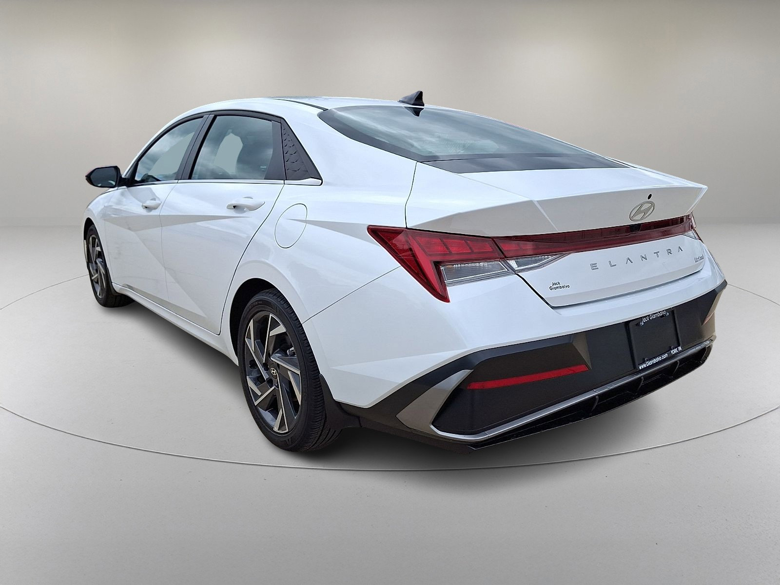 Certified 2025 Hyundai Elantra Limited FWD image 7