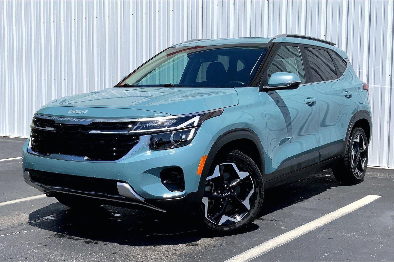Used 2024 Kia Seltos EX AWD/4WD image 1