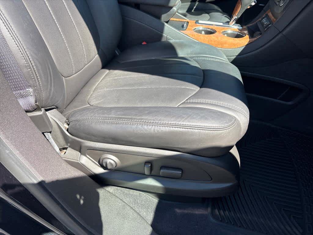 Used 2012 Buick Enclave Leather FWD image 6