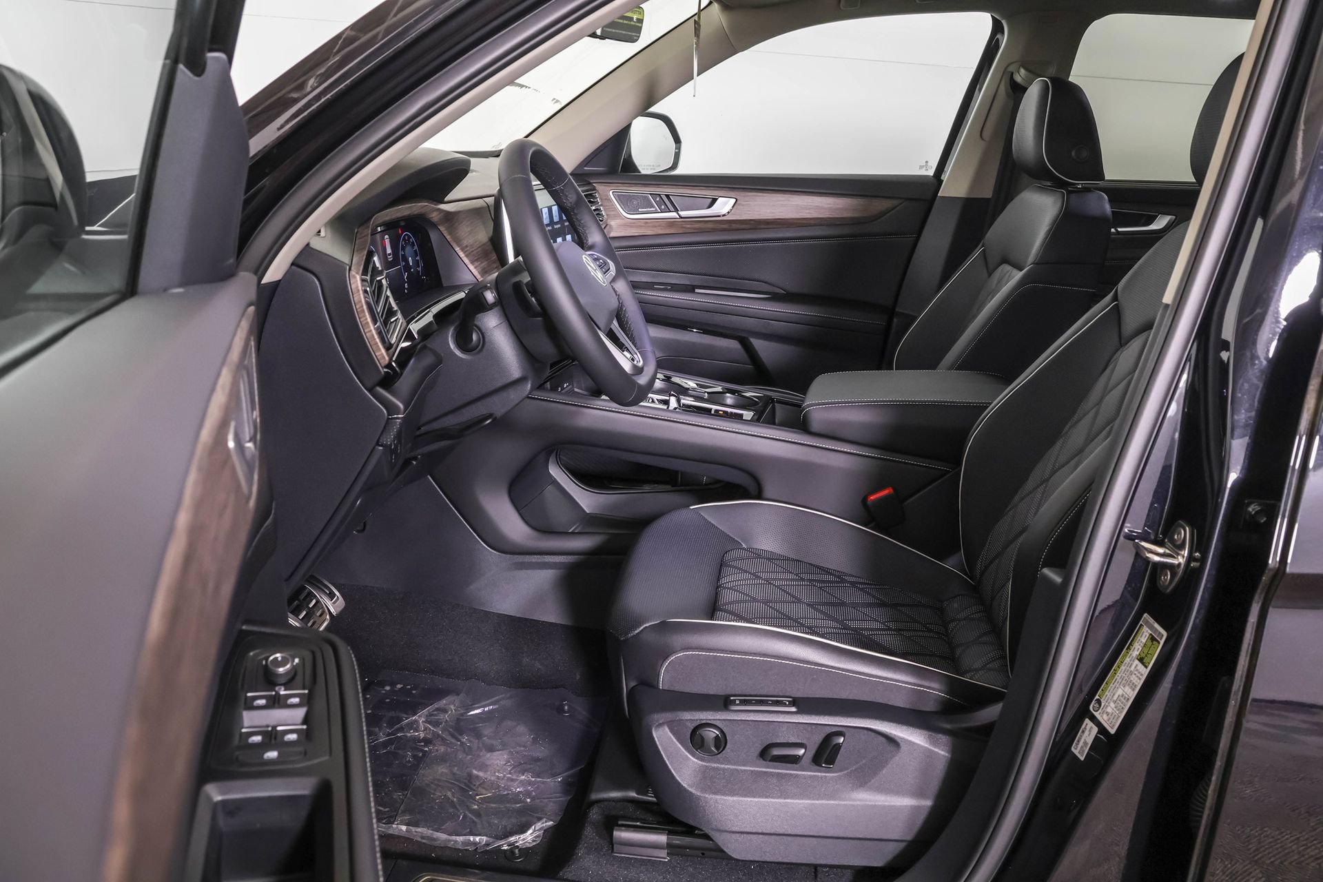 New 2026 Volkswagen Atlas SEL Premium R-Line AWD/4WD image 5