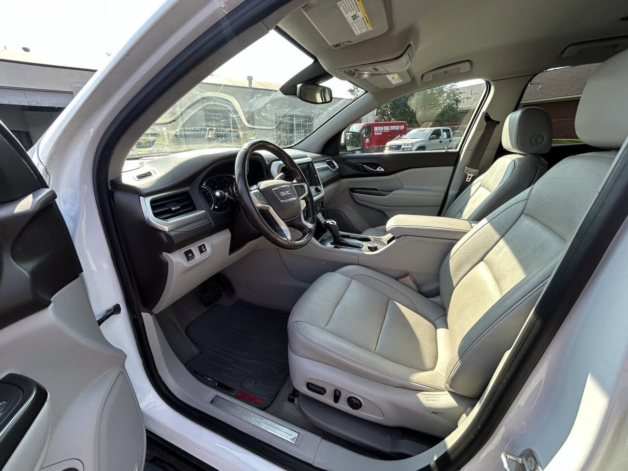 Used 2018 GMC Acadia SLT w/ LPO, Protection Package image 9