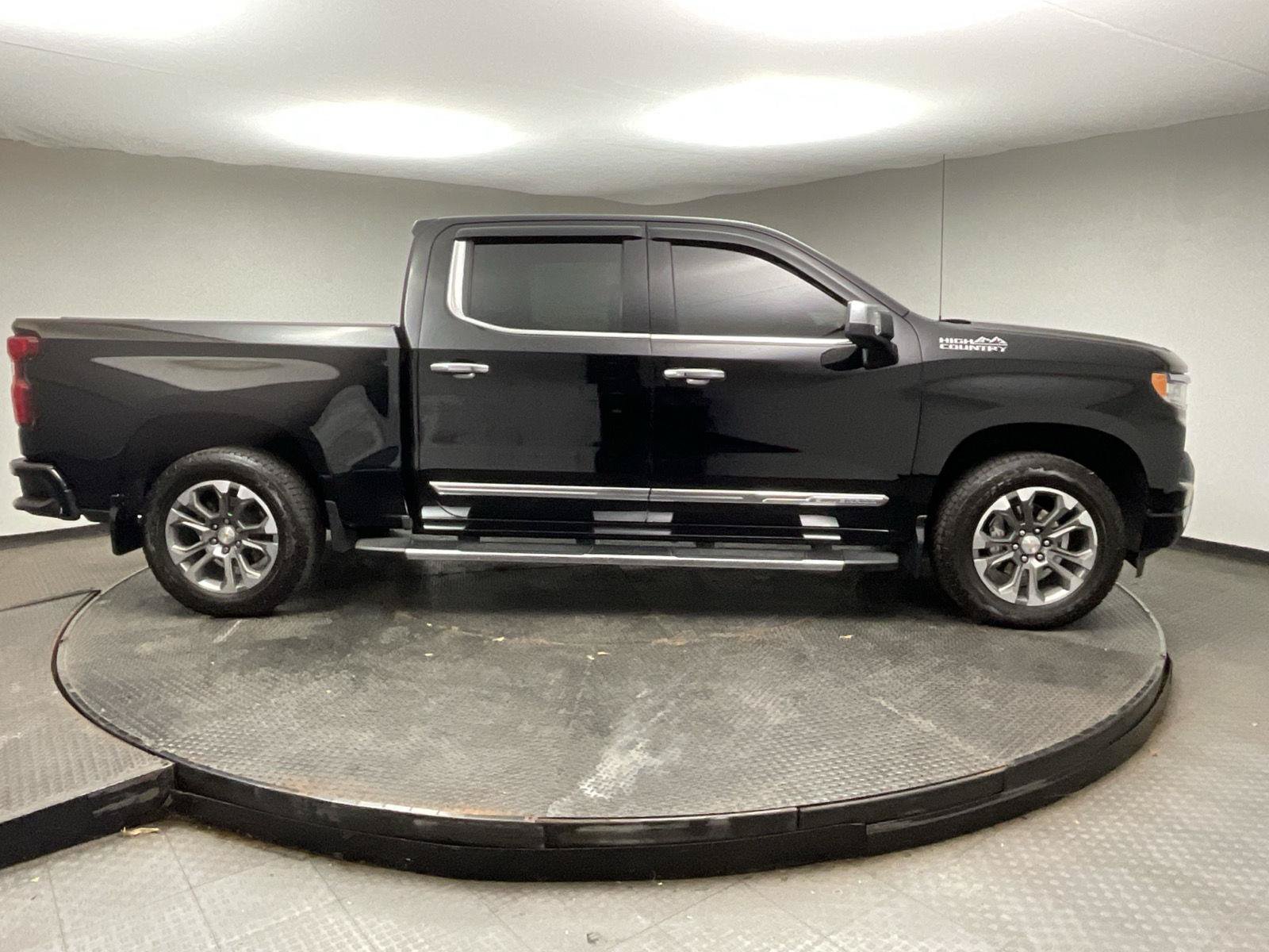 Certified 2025 Chevrolet Silverado 1500 High Country AWD/4WD image 8