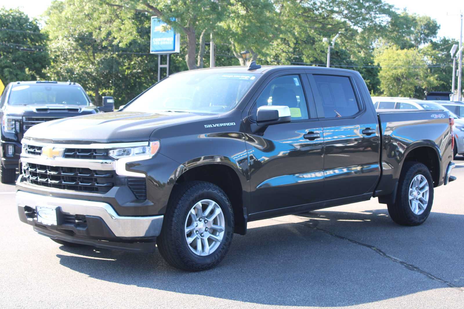 Certified 2023 Chevrolet Silverado 1500 LT AWD/4WD image 3