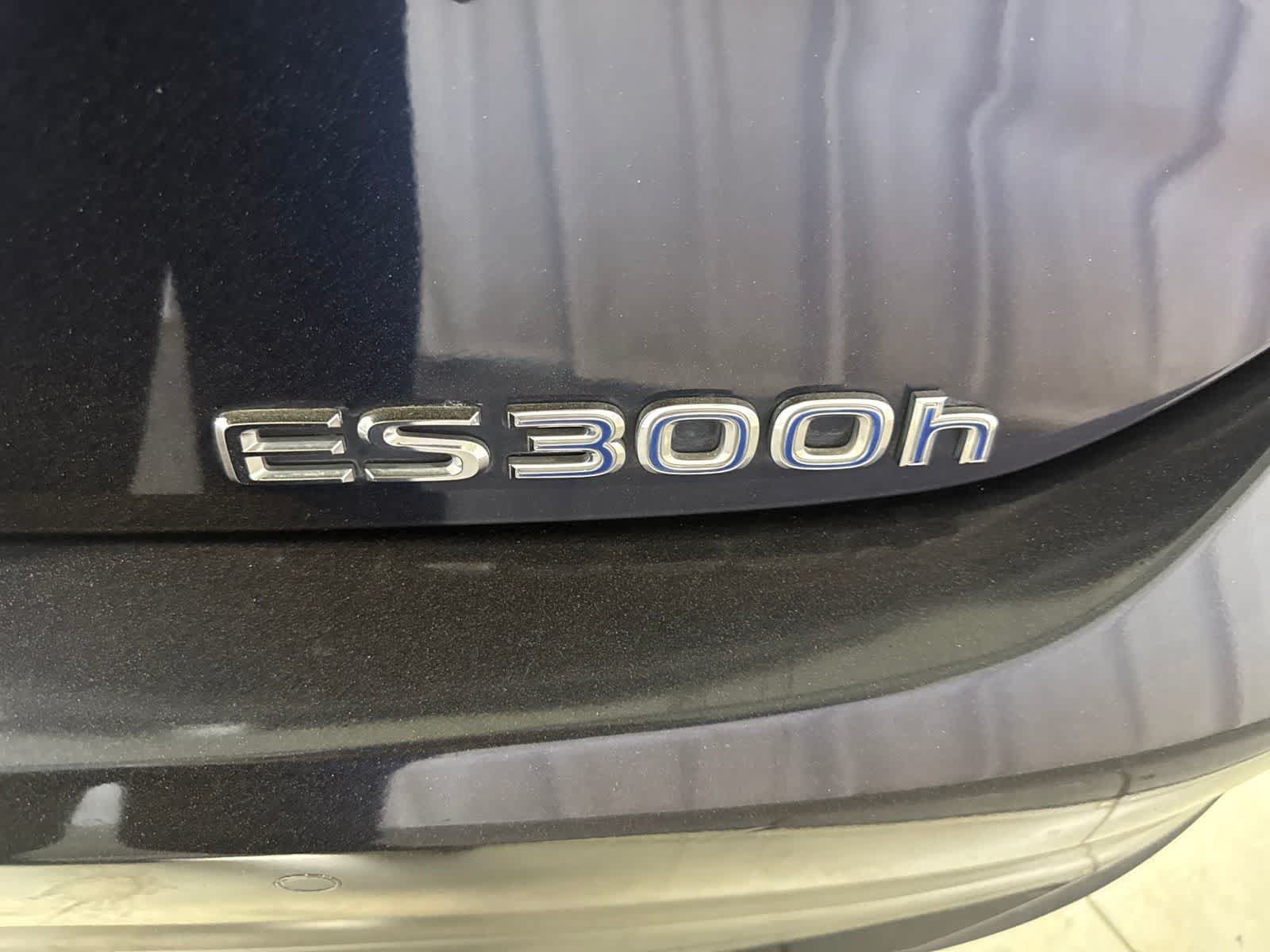 Used 2020 Lexus ES 300h w/ Premium Package FWD image 14