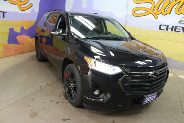 Used 2021 Chevrolet Traverse Premier w/ Redline Edition AWD/4WD image 2