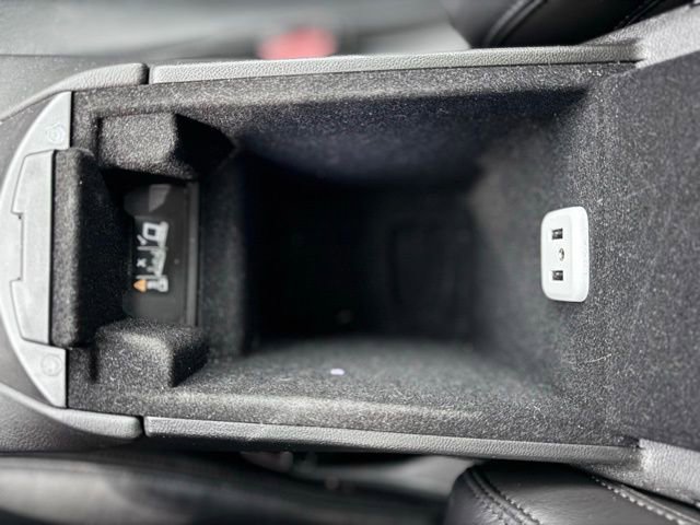 Used 2017 Cadillac XT5 Luxury w/ Driver Awareness Package image 24