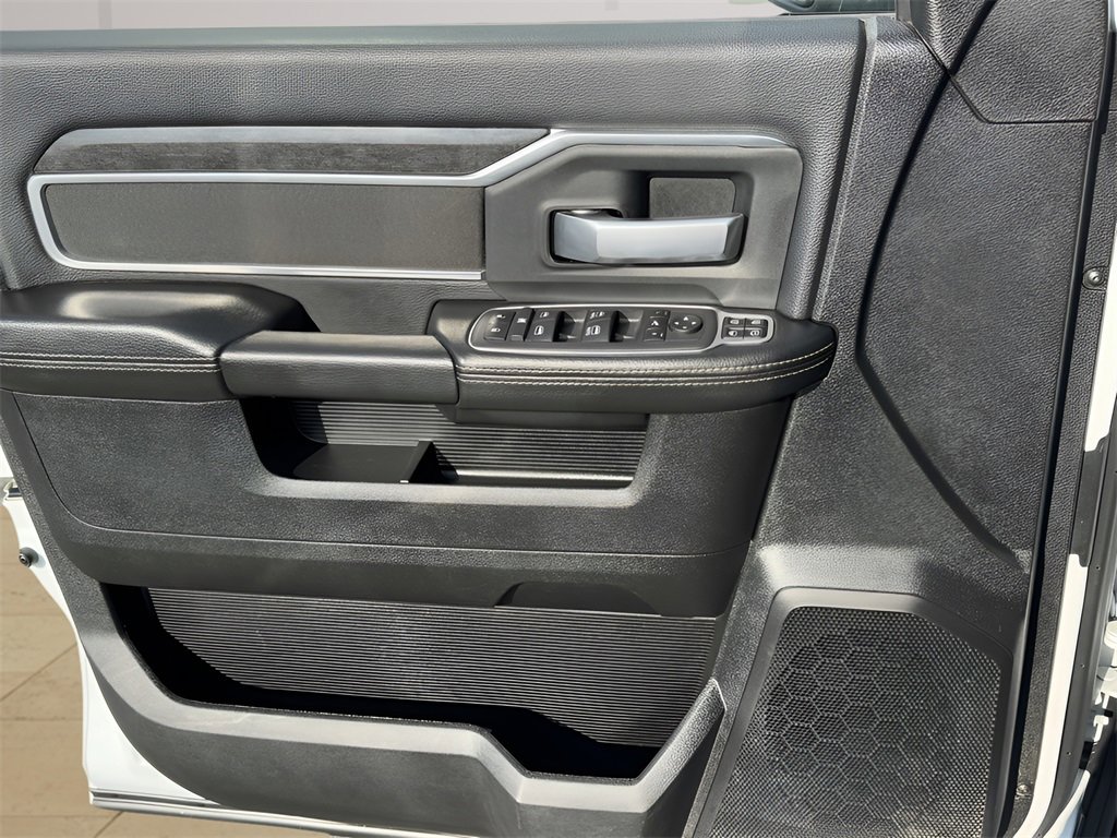 Used 2024 RAM 3500 Big Horn image 24