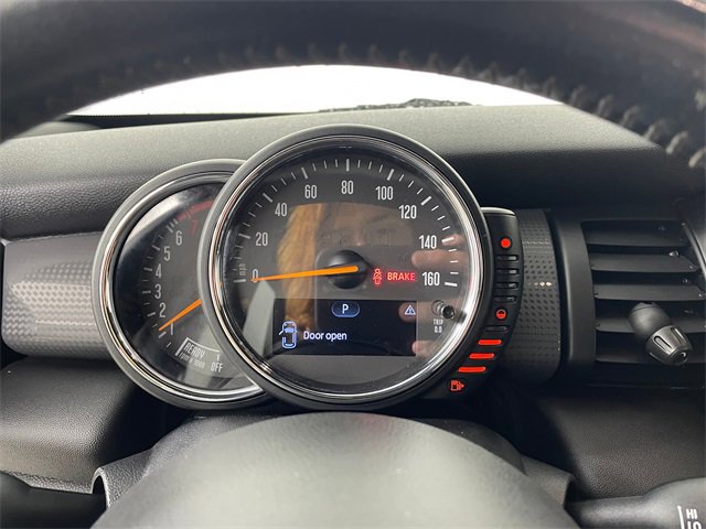 Used 2016 MINI Cooper 2-Door Hardtop image 5