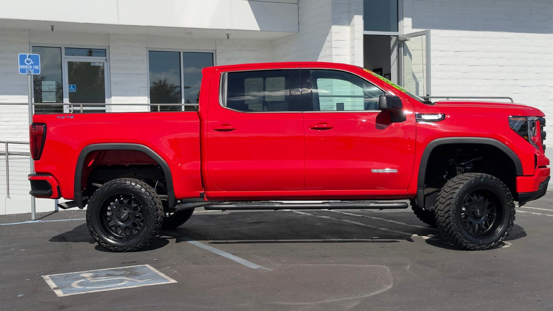 Used 2025 GMC Sierra 1500 Elevation AWD/4WD image 4
