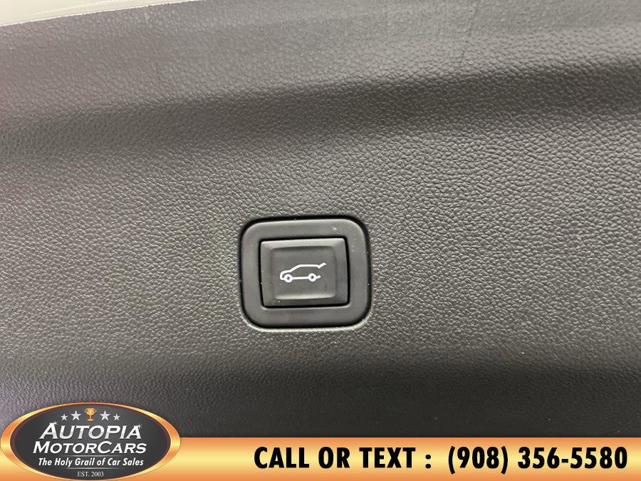 Used 2024 Cadillac Escalade Premium Luxury image 23