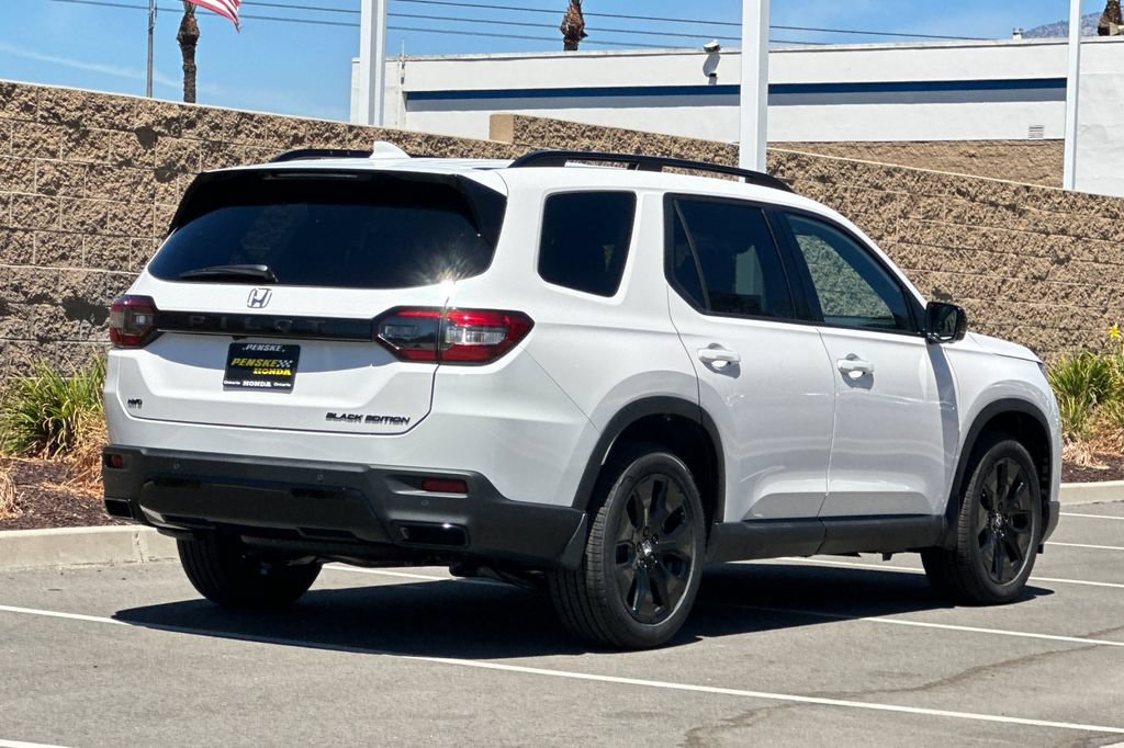 New 2026 Honda Pilot Black Edition image 4