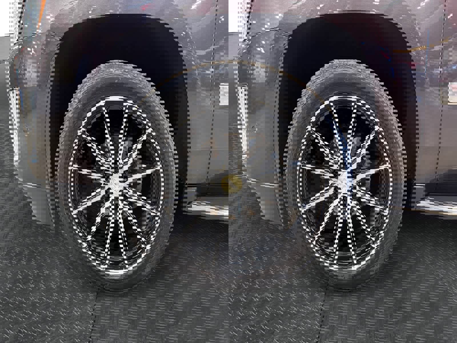 Used 2017 Cadillac Escalade Luxury image 15