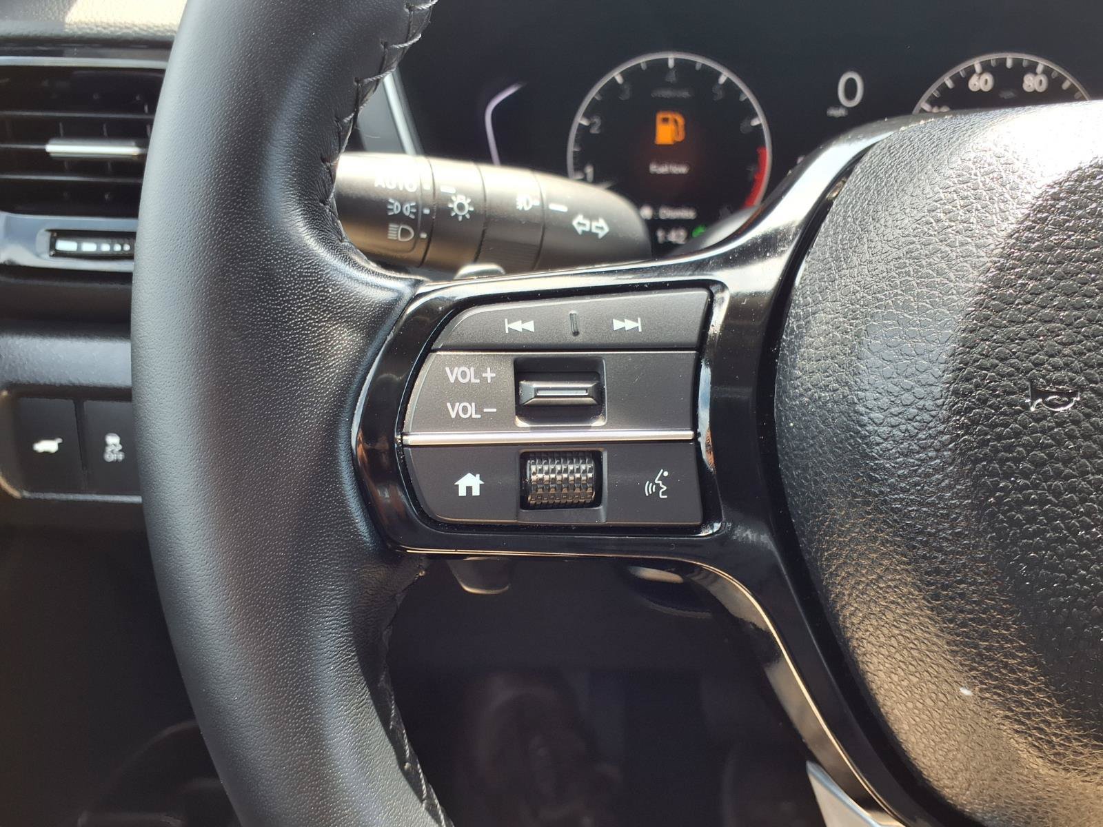 Used 2025 Honda Pilot EX-L image 16